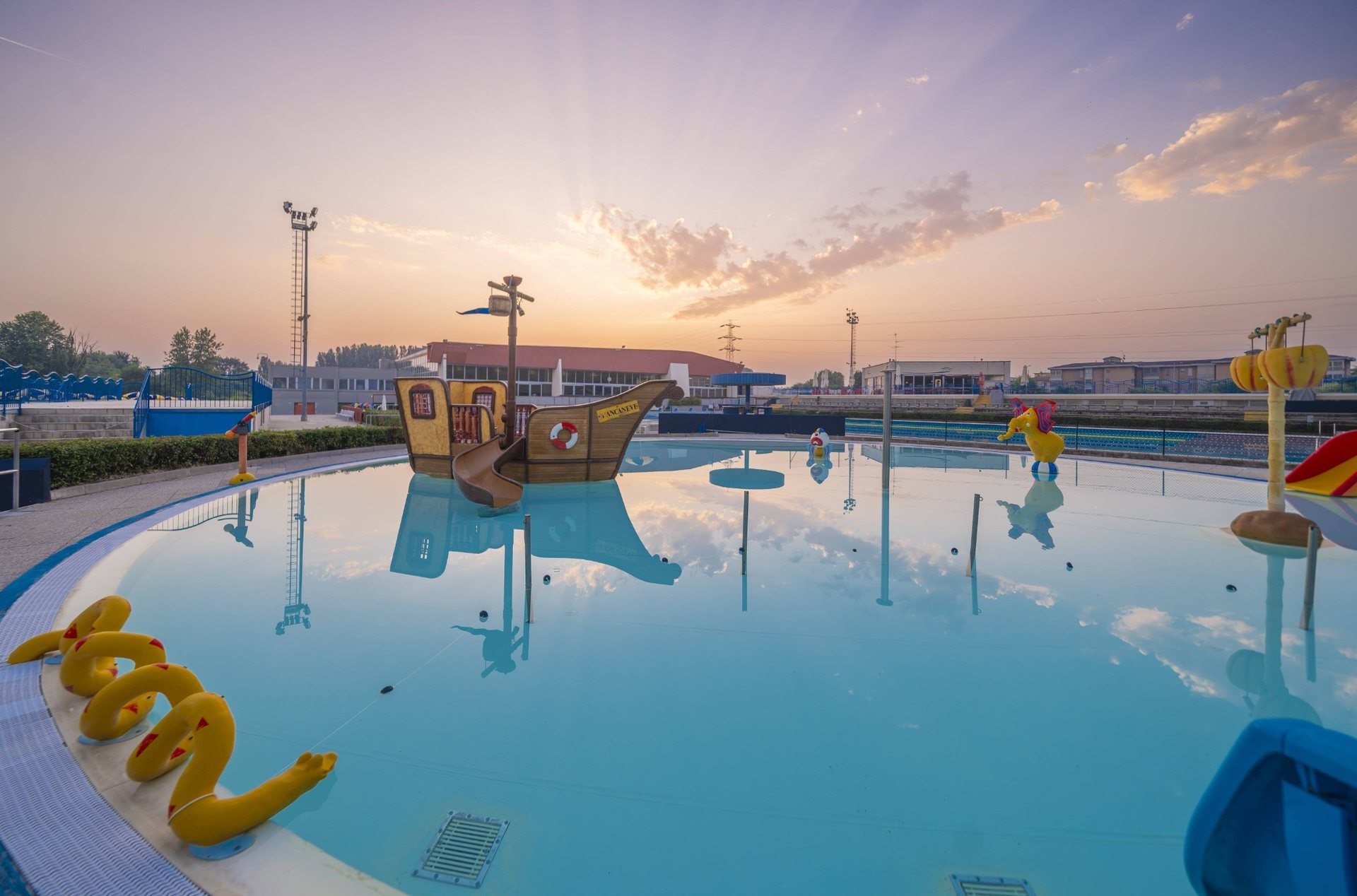 crema_05_piscina_infantil_exterior