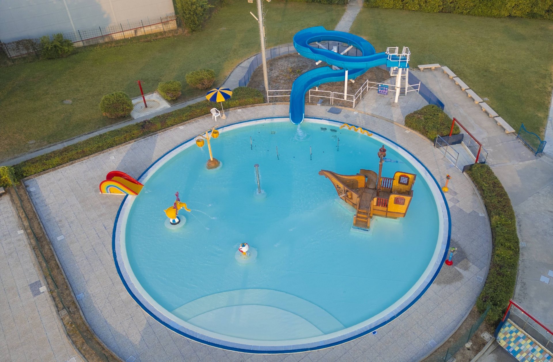 crema_09_aerea_piscina_infantil